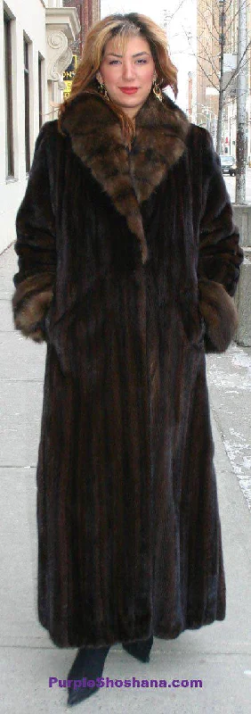 Luxurious NAFA Solid Mahogany Brown Canadian Mink Fur Coat + Sable M