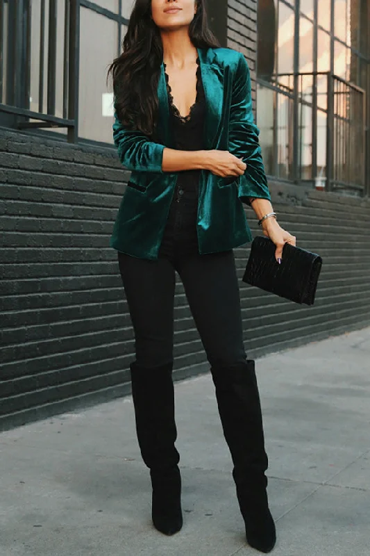 chic-influencer-velvet-blazer