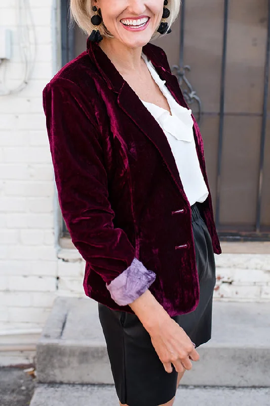 chic-influencer-velvet-blazer